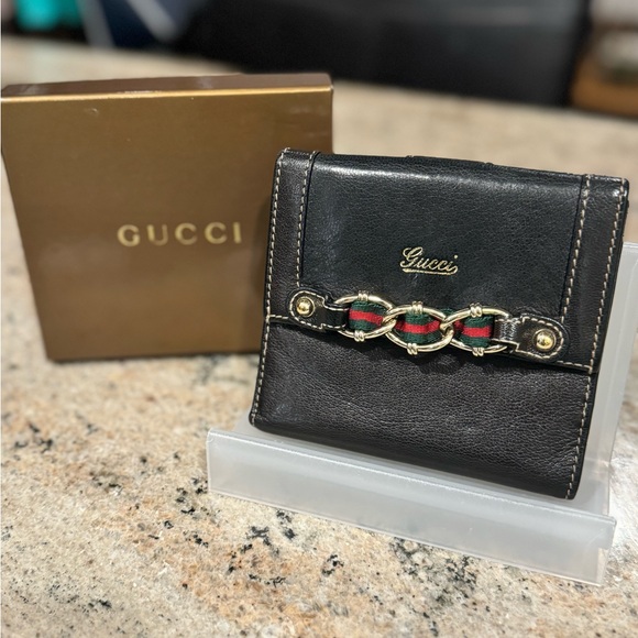 Vintage Gucci Compact Black Wallet - Full Inclusion - Picture 2 of 14